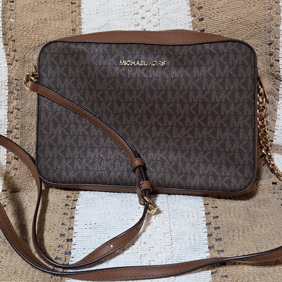Michael Kors Handbags - MICHAEL KORS Jet Set Large Zip Crossbody Bag MK Signature Logo